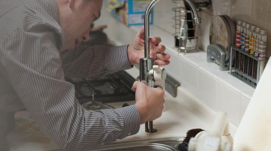 Expert burst pipe repair services in Dix, IL